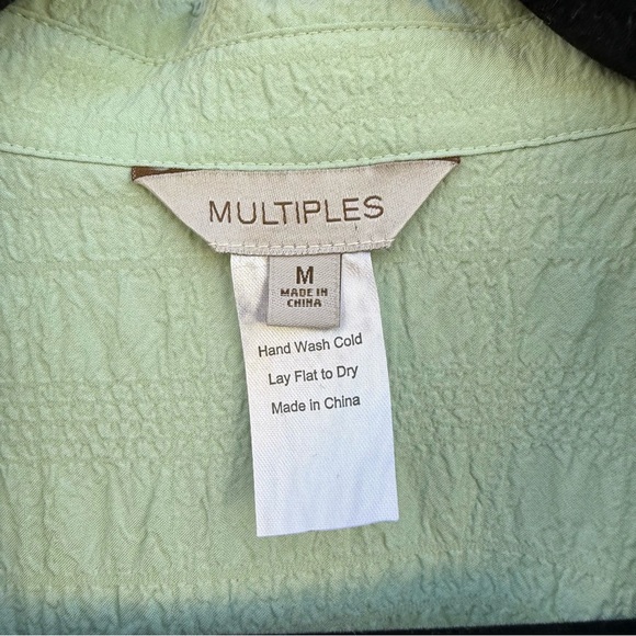 MULTIPLES Women’s Light Green Textured Button Down Tunic Top Shirt Size Medium - Picture 2 of 11
